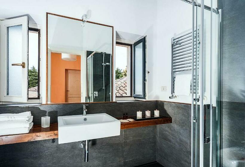 سوییت جونیور با چشم‌انداز دریا, Wine Resort Villagrande