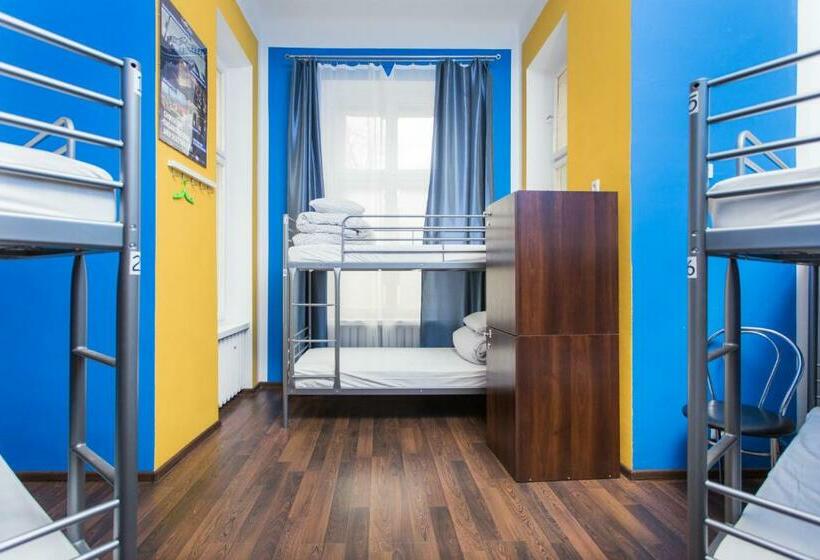 共用房间的床, One World Hostel Kraków