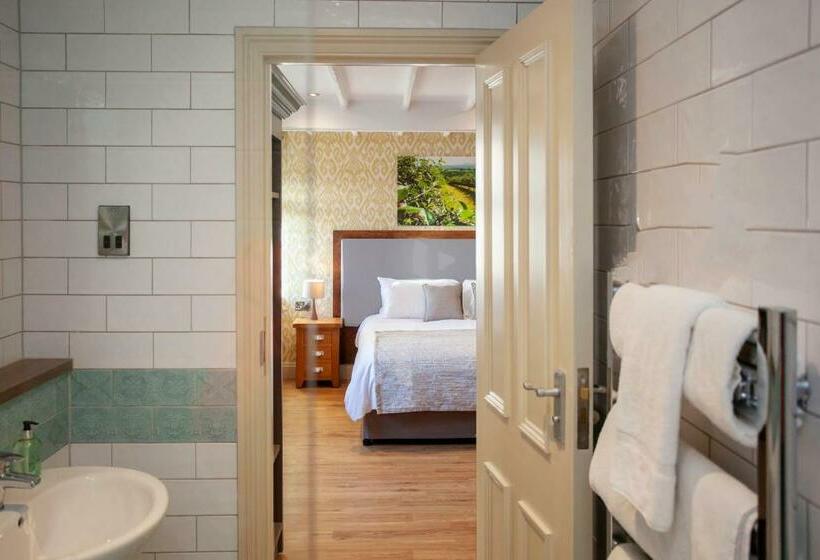 غرفة سوبيريور, The Woodborough Inn