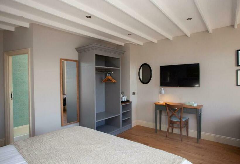 غرفة سوبيريور, The Woodborough Inn