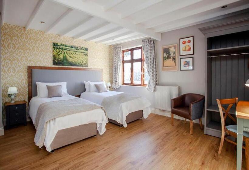 غرفة قياسية, The Woodborough Inn