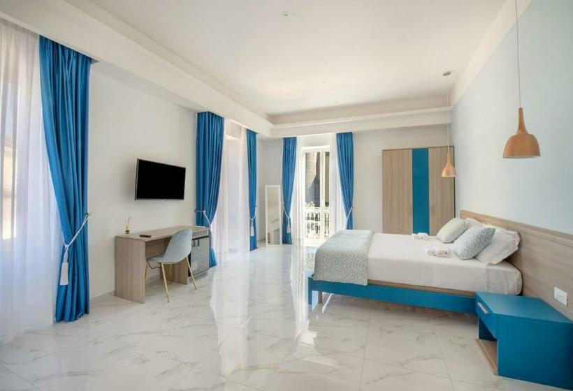 سوئیت با تخت بزرگ, Main   Municipio