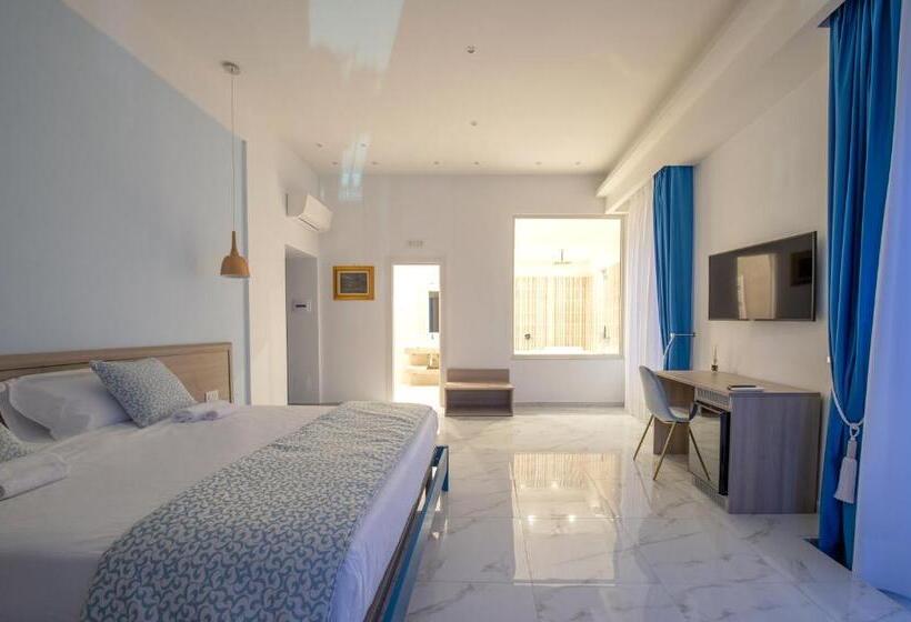 سوئیت با تخت بزرگ, Main   Municipio