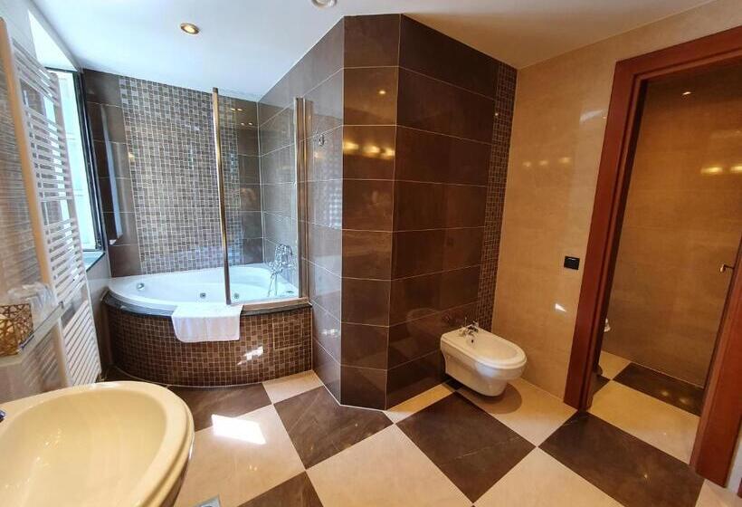 디럭스 룸 킹사이즈 침대, Dvorac Jurjevec