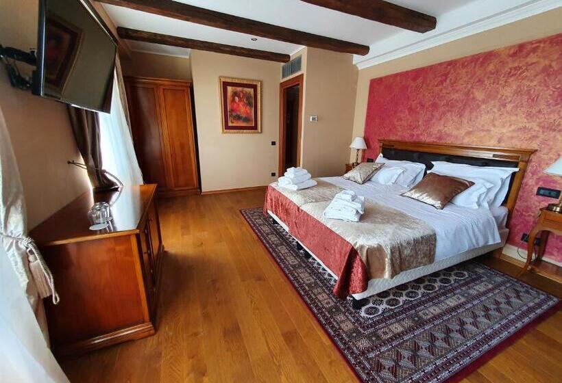 디럭스 룸 킹사이즈 침대, Dvorac Jurjevec