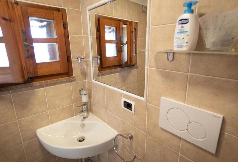 اتاق استاندارد, B&b Il Chiostro Assisi