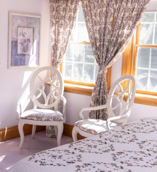 غرفة سوبيريور سرير كينج, The Inn At Woodsong Acres