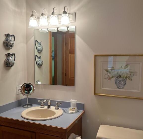 غرفة قياسية مطلّة علي الحديقة, The Inn At Woodsong Acres