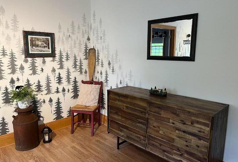 جناح ديلوكس, The Inn At Woodsong Acres