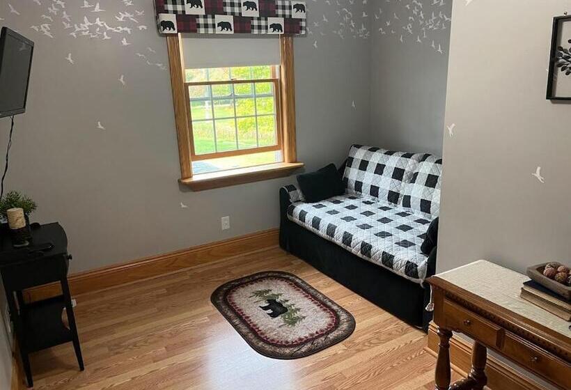 جناح ديلوكس, The Inn At Woodsong Acres