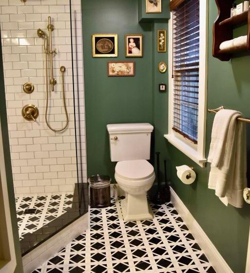 غرفة قياسية, Silsbee S By Daniels House