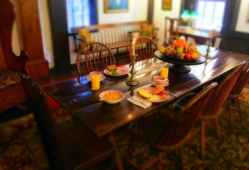 جناح عائلي, Silsbee S By Daniels House