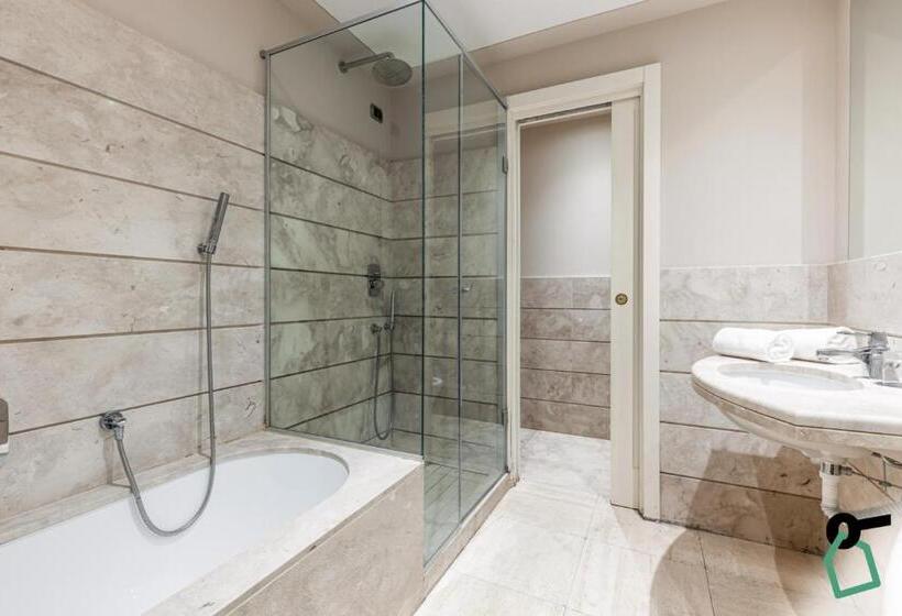 اتاق لوکس با چشمانداز دریا, Hotiday Room Collection Livorno Mascagni