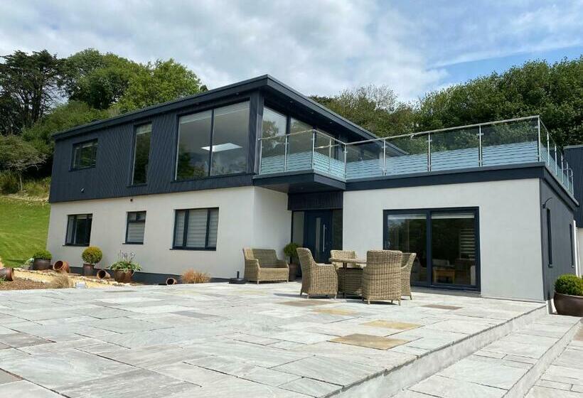 غرفة قياسية مطلّة علي الحديقة, Conifers