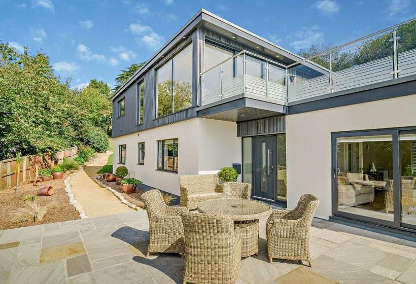 غرفة قياسية مطلّة علي الحديقة, Conifers