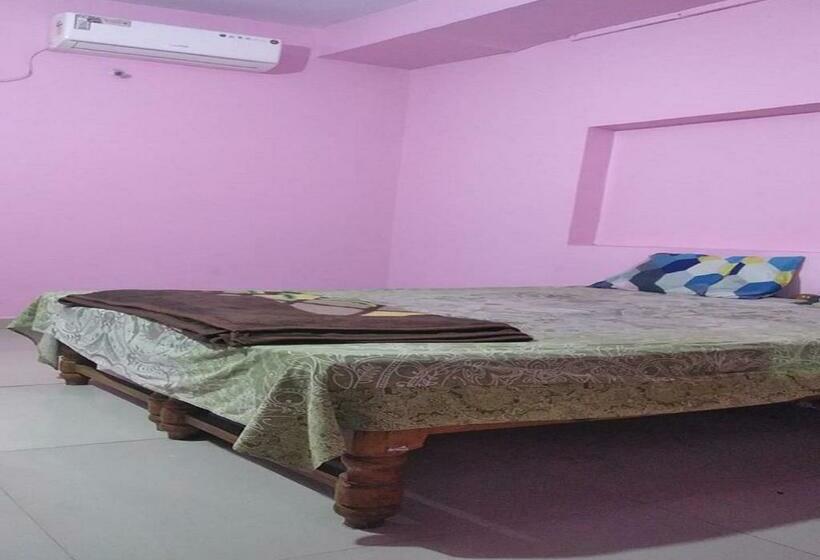 חדר דלוקס, Yashoda Lodge Hingoli