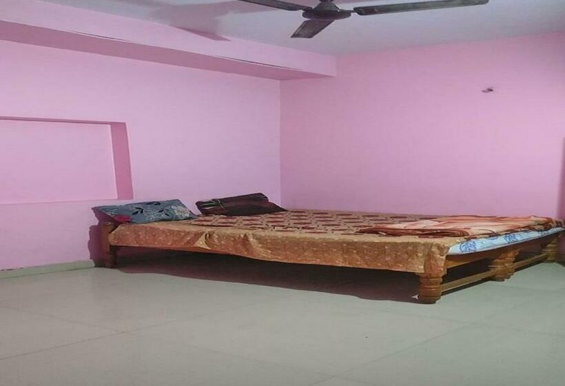 Номер Стандарт, Yashoda Lodge Hingoli