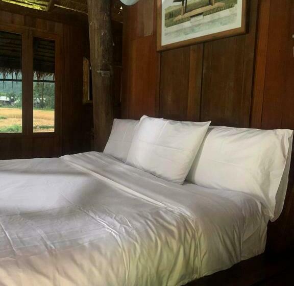 Bungalow Deluxe, Buzzas @ Pai Chan