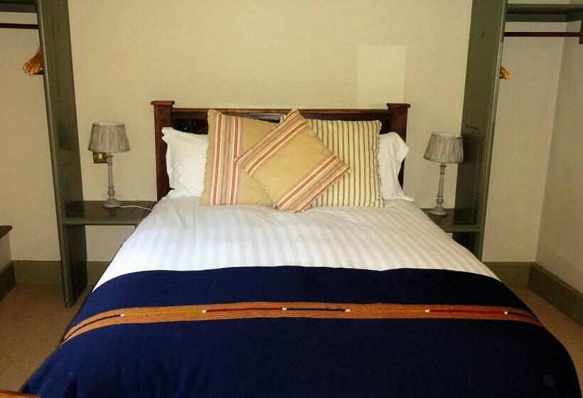 标准间, The Cross Keys