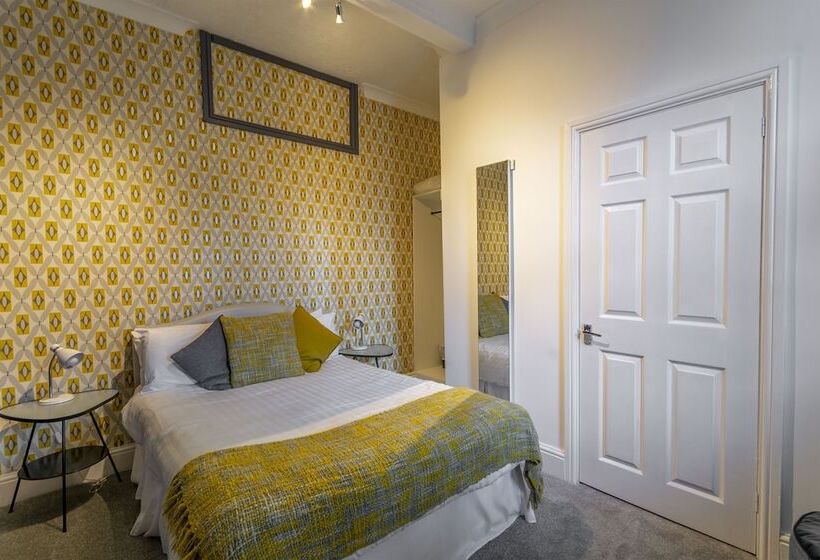 חדר בסיסי, The Forest Lodge