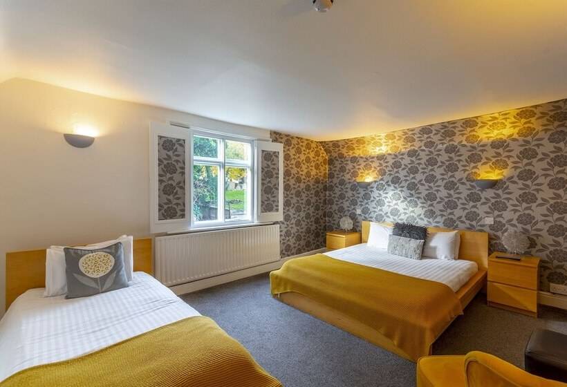 חדר סטנדרט לשלושה, The Forest Lodge