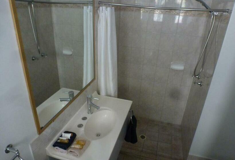 חדר משפחתי, Aspley Carsel Motor Inn