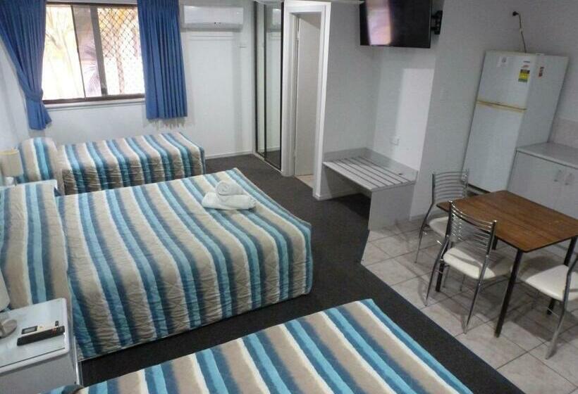 חדר משפחתי, Aspley Carsel Motor Inn