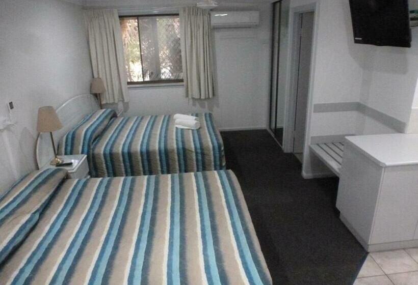 חדר משפחתי, Aspley Carsel Motor Inn