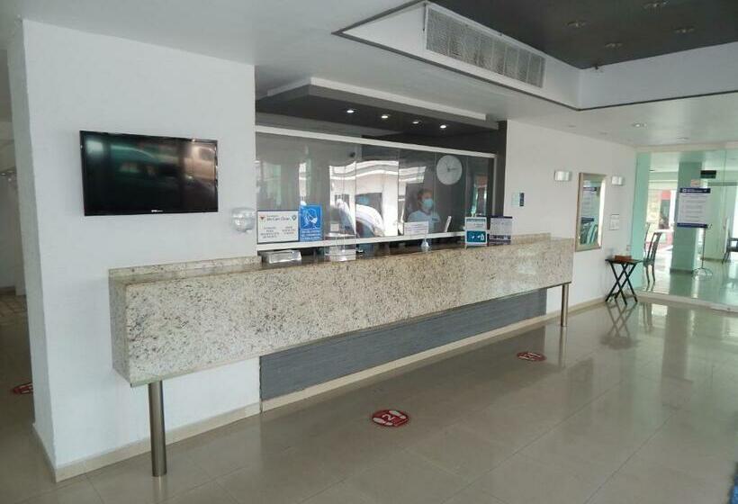 Büyük Çift Kişilik Yataklı Standart Oda, Best Western Minatitlan