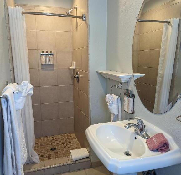 اتاق استاندارد با تخت بزرگ, Capitola