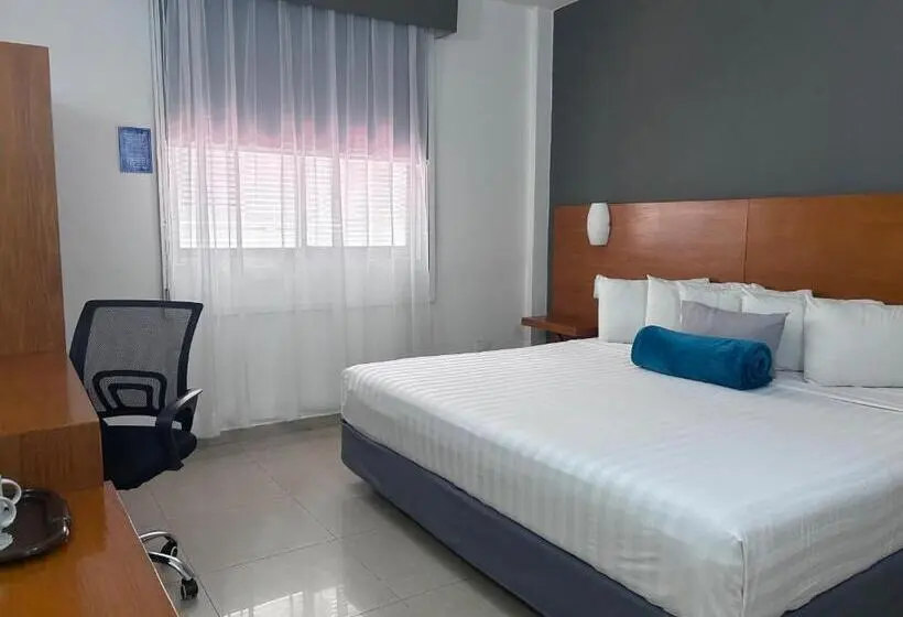 キングサイズベッドのスタンダードルーム, Best Western Minatitlan