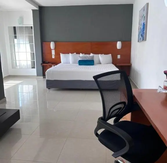 キングサイズベッドのジュニアスイート, Best Western Minatitlan