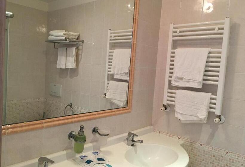 Triple Room Sea View, Excelsior