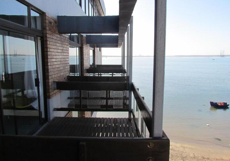 Номер Deluxe, Hoedjiesbaai