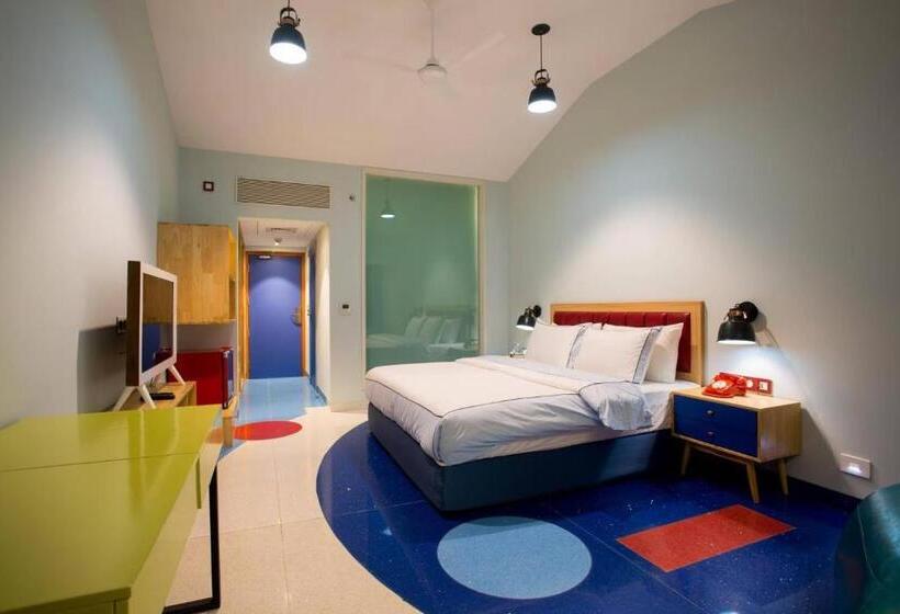 Номер Deluxe, I Love Bell Bottoms Vagator Goa