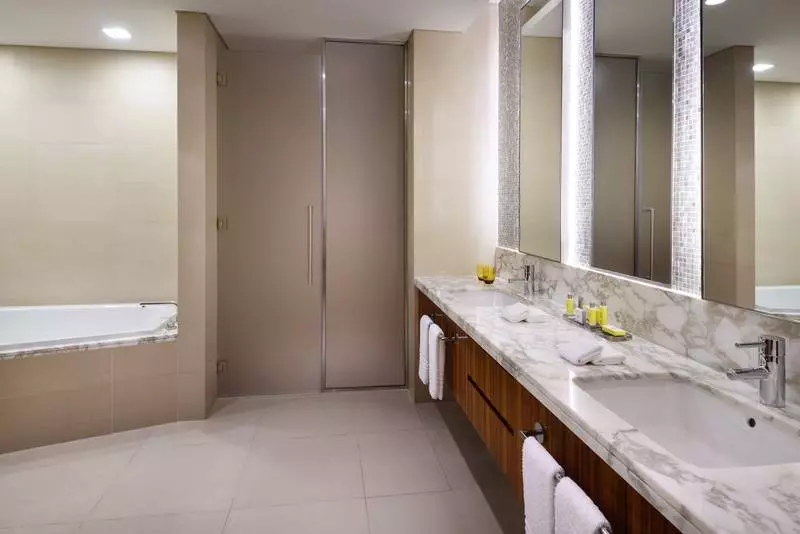 ２ベッドスイートルーム, Marriott Hotel Downtown Abu Dhabi