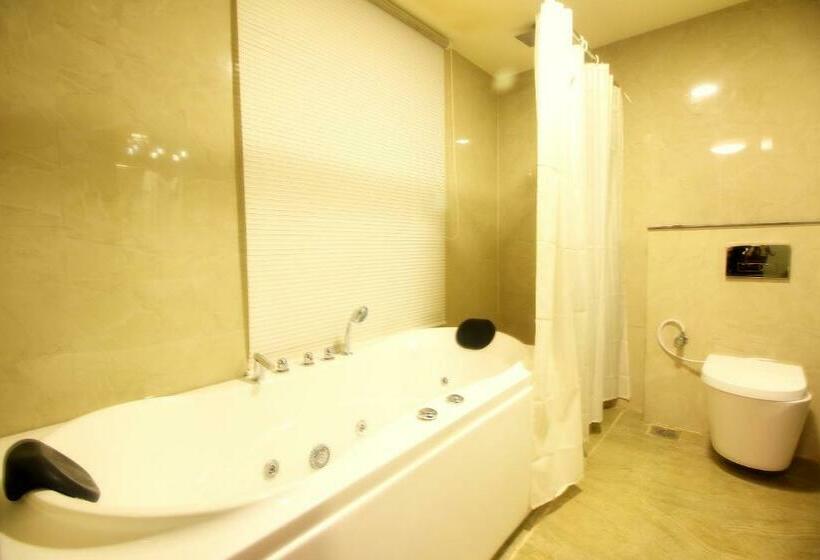 Президентский Люкс, Mittal Avenue & Paradise