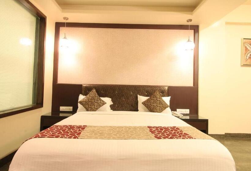 Номер Deluxe, Mittal Avenue & Paradise