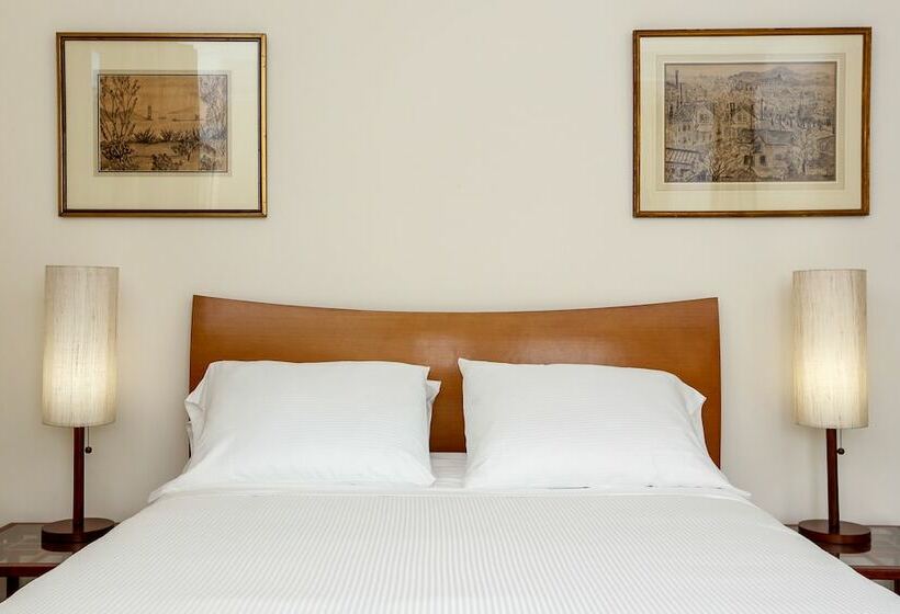 اتاق لوکس, The Grove Inn