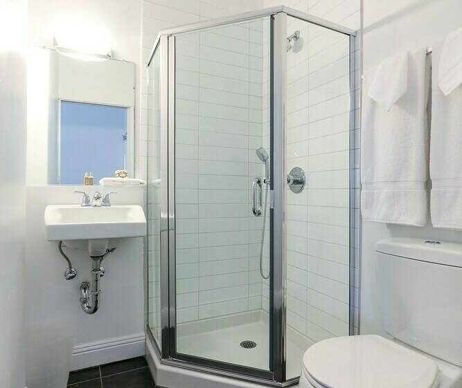 اتاق لوکس, The Grove Inn