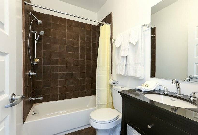 اتاق لوکس, The Grove Inn