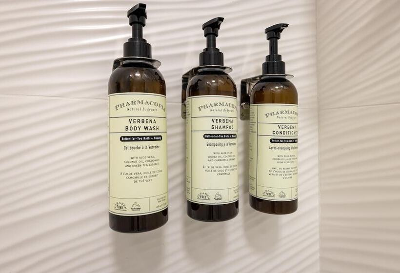 اتاق لوکس, The Grove Inn