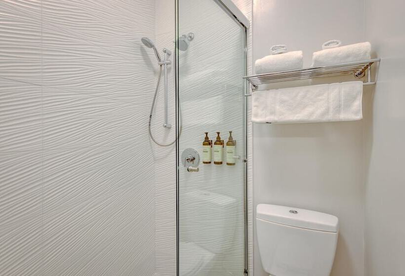 اتاق لوکس, The Grove Inn