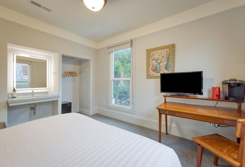 اتاق لوکس, The Grove Inn