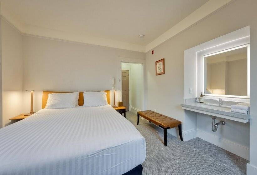 اتاق لوکس, The Grove Inn