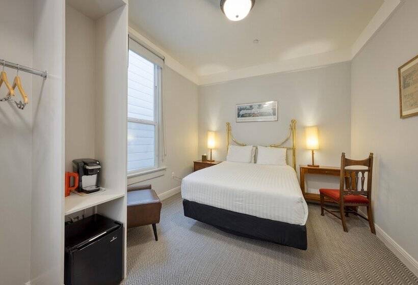 اتاق لوکس, The Grove Inn