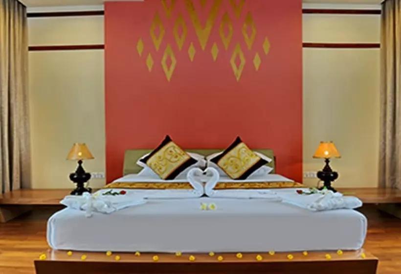 اتاق لوکس, The Myat Mingalar