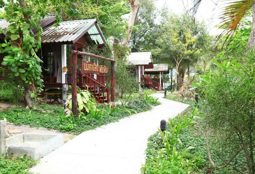 جناح جونيور مطلّ علي البحر, Tubtim Resort