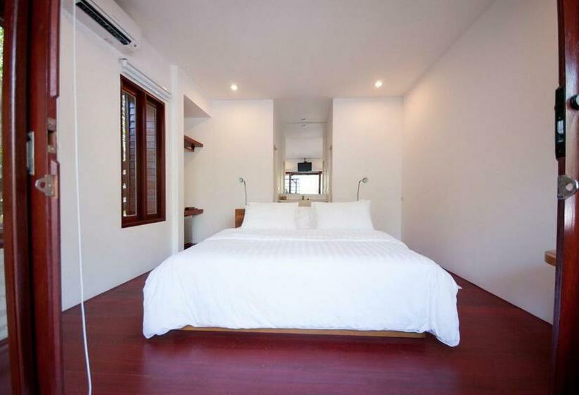 غرفة قياسية مطلّة علي البحر مزوَّدة بشُرفة, Tubtim Resort