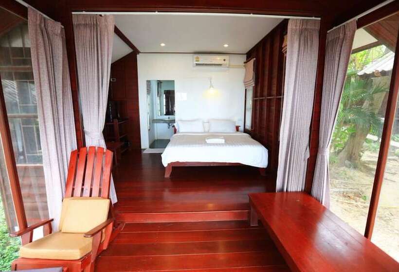 جناح جونيور مطلّ علي البحر, Tubtim Resort